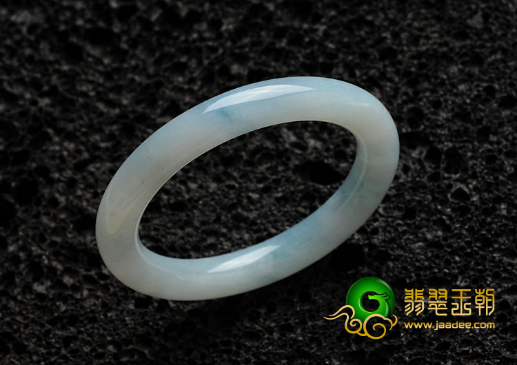糯冰种晴水缅甸翡翠圆条手镯（57.1mm）