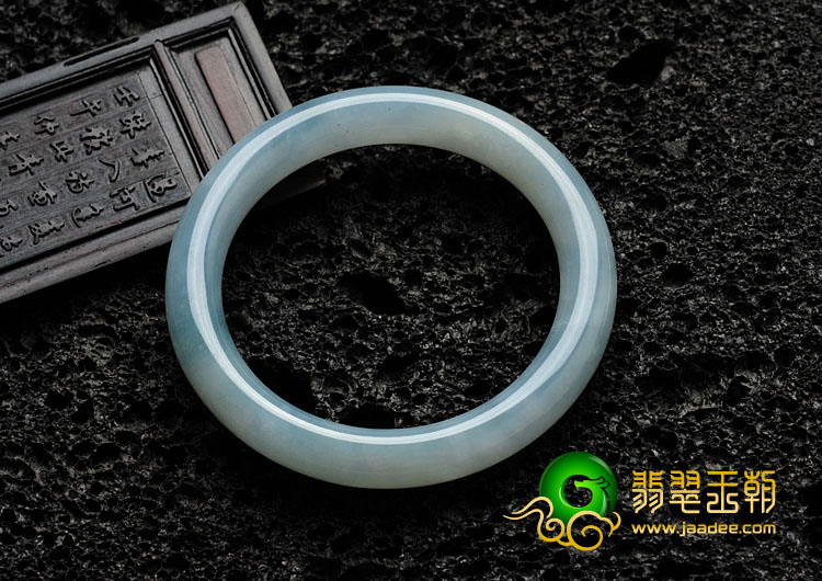 糯冰种晴水缅甸翡翠圆条手镯（57.2mm）