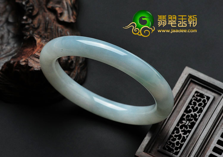 糯冰种晴水缅甸翡翠圆条手镯（57.2mm）