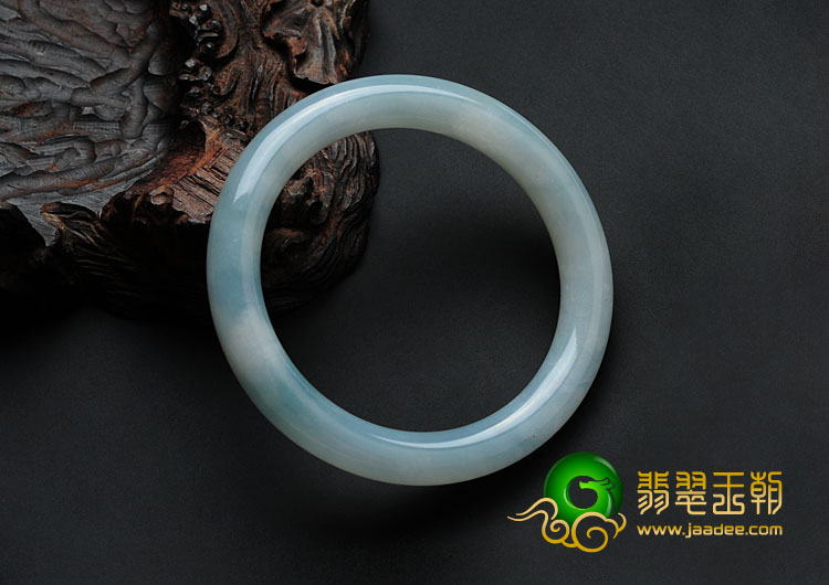 糯冰种晴水缅甸翡翠圆条手镯（57.2mm）