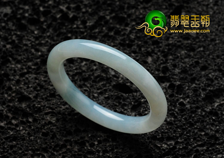 糯冰种晴水缅甸翡翠圆条手镯（57.2mm）