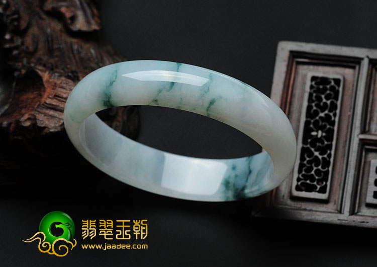 糯冰种飘花缅甸翡翠手镯（57mm）