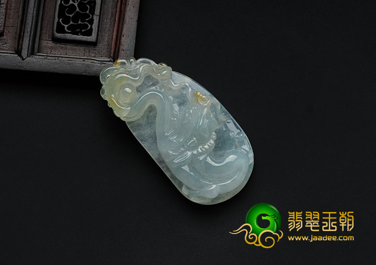 冰种晴水黄翡缅甸翡翠龙牌挂件