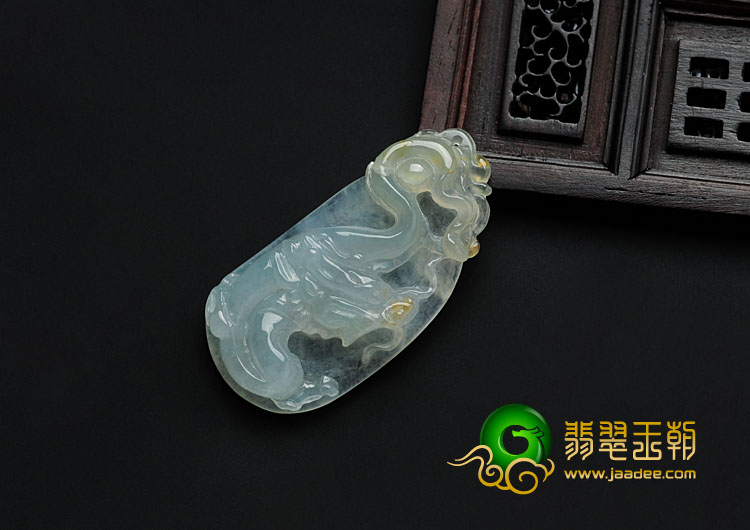 冰种晴水黄翡缅甸翡翠龙牌挂件