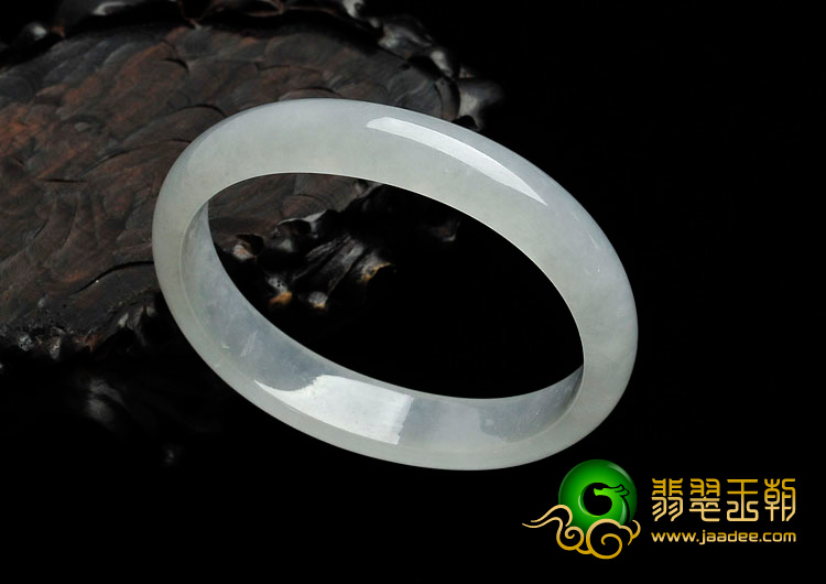 冰种晴水缅甸翡翠贵妃镯（57mm-51.2mm）