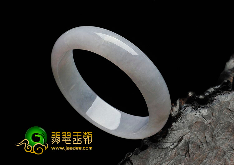 糯冰种淡春带彩缅甸翡翠手镯（57.1mm）