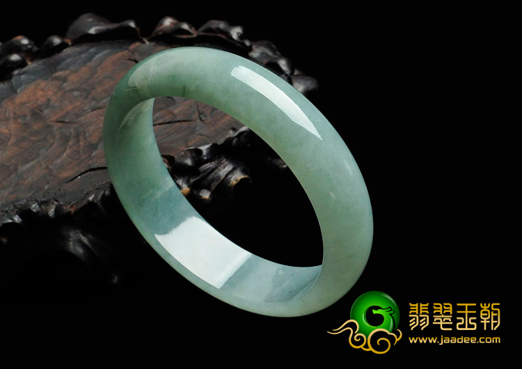 糯冰种晴水缅甸翡翠手镯（58.3mm）