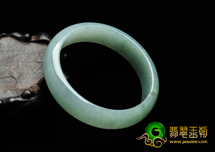 糯冰种晴水缅甸翡翠手镯（58.3mm）