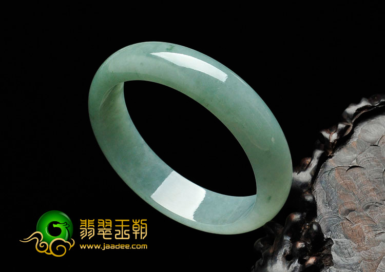 糯冰种晴水缅甸翡翠手镯（58.3mm）