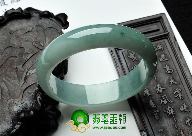 糯冰种晴水缅甸翡翠手镯（58.3mm）