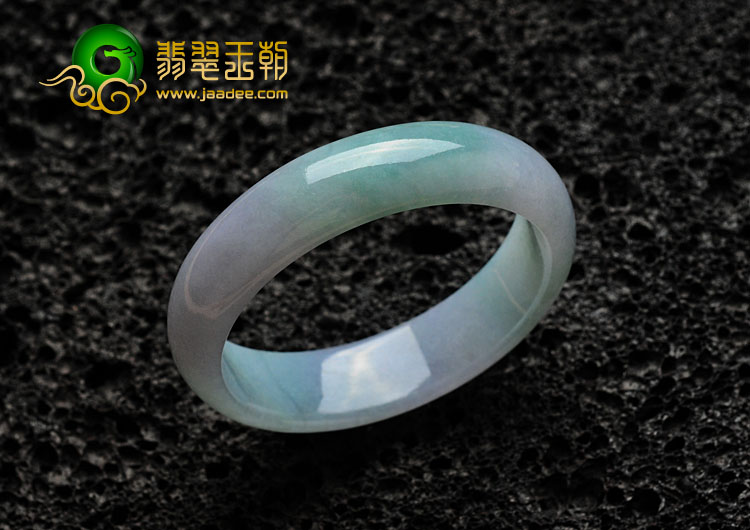 糯冰种春带彩缅甸翡翠手镯（55.5mm）