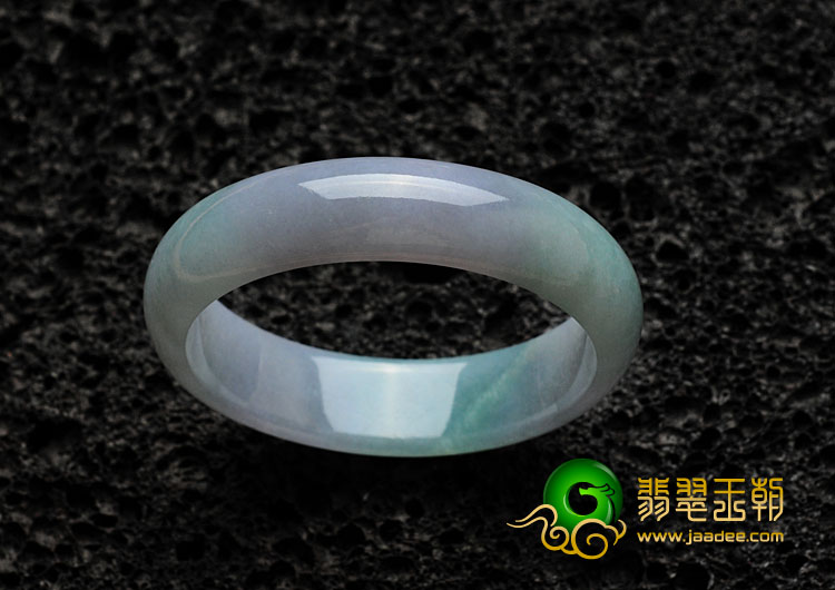糯冰种春带彩缅甸翡翠手镯（55.5mm）