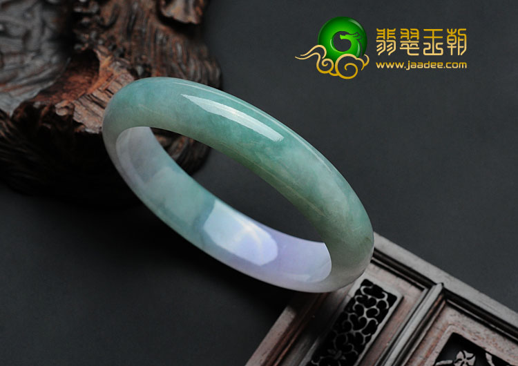 糯冰种春带彩缅甸翡翠手镯（55.7mm）