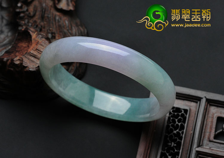 糯冰种春带彩缅甸翡翠手镯（55.7mm）