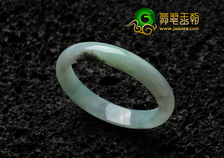 糯冰种晴水缅甸翡翠手镯（55.8mm）