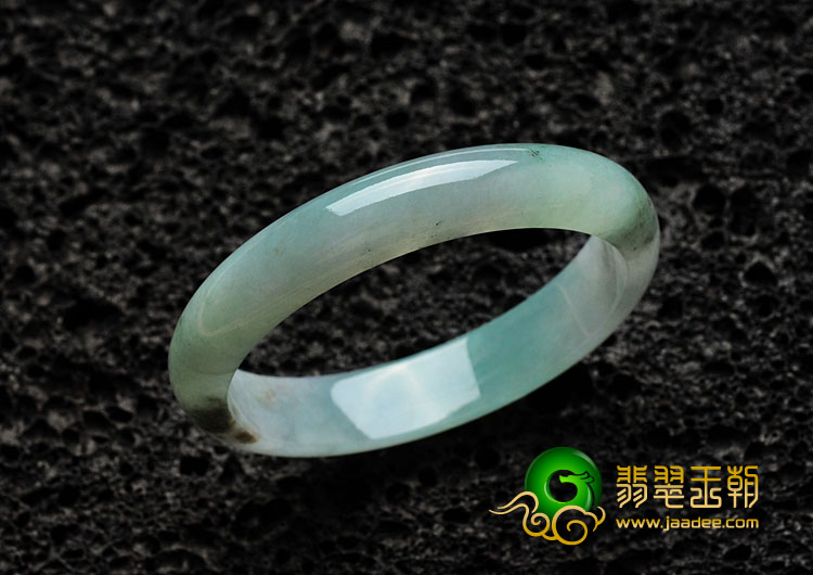 糯冰种晴水缅甸翡翠手镯（55.8mm）