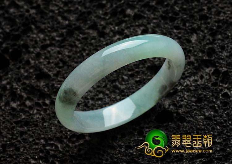 糯冰种晴水缅甸翡翠手镯（55.8mm）