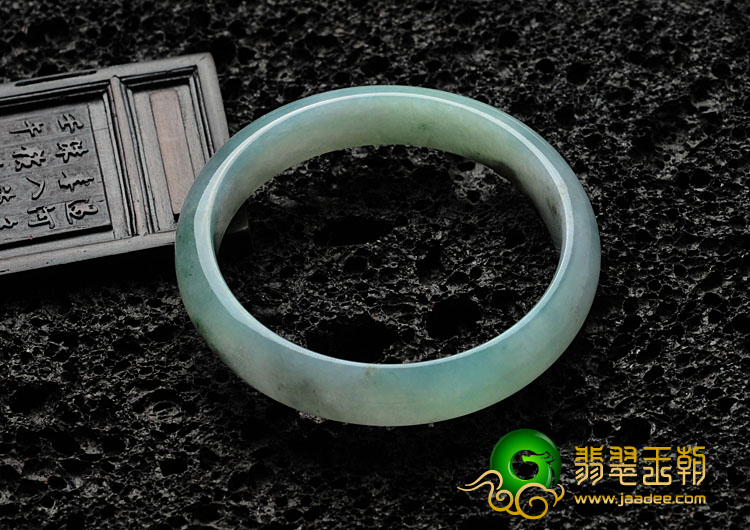 糯冰种晴水缅甸翡翠手镯（55.8mm）