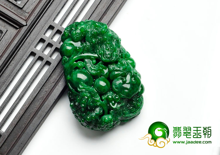 细糯种菠菜绿缅甸翡翠金蟾挂件