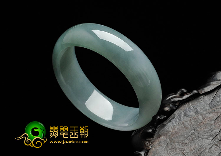 糯冰种晴水缅甸翡翠手镯（53.8mm）