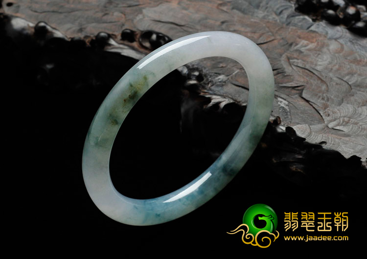 糯冰种飘花缅甸翡翠圆条手镯（57.6mm）
