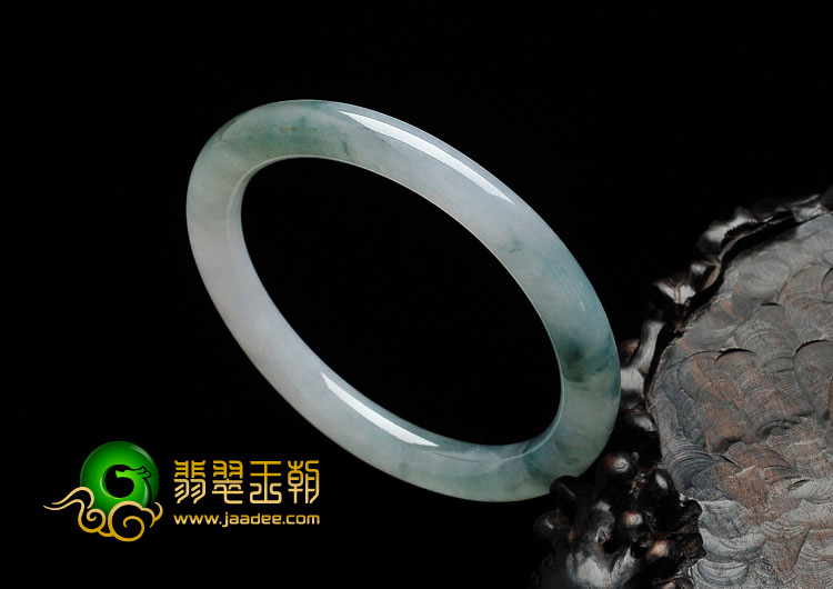糯冰种飘花缅甸翡翠圆条手镯（57.6mm）