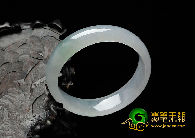 冰种绿晴水缅甸翡翠贵妃镯（50.9mm-44.1mm）