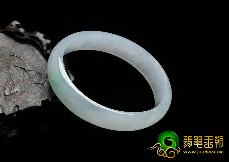 冰种绿晴水缅甸翡翠贵妃镯（50.9mm-44.1mm）