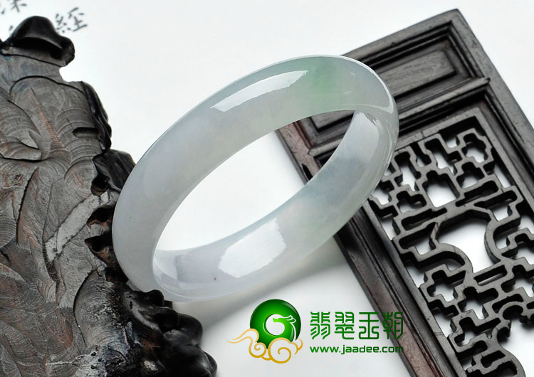 冰种绿晴水缅甸翡翠贵妃镯（50.9mm-44.1mm）