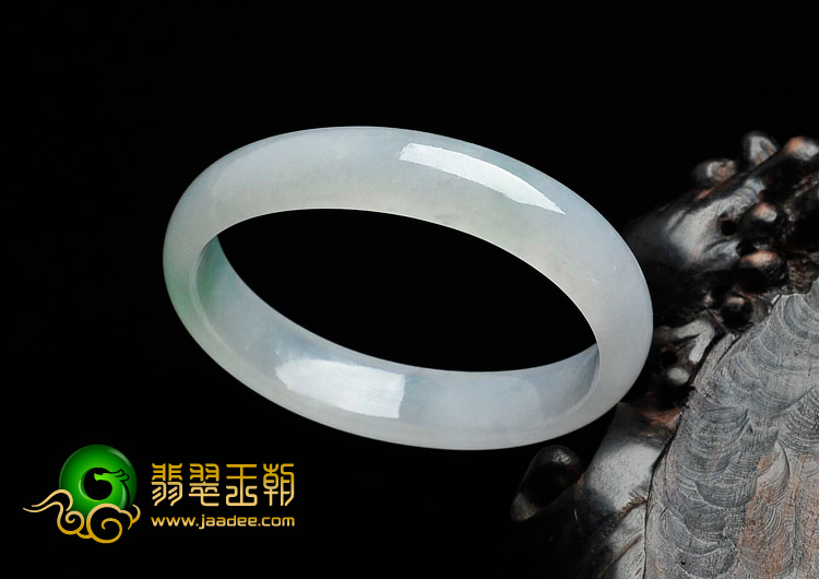 冰种绿晴水缅甸翡翠贵妃镯（50.9mm-44.1mm）