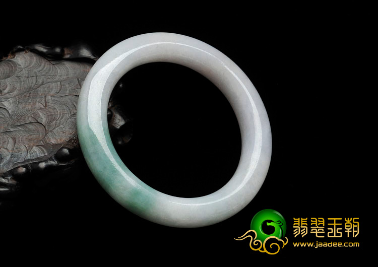 细糯种飘花缅甸翡翠圆条手镯（56.9mm）