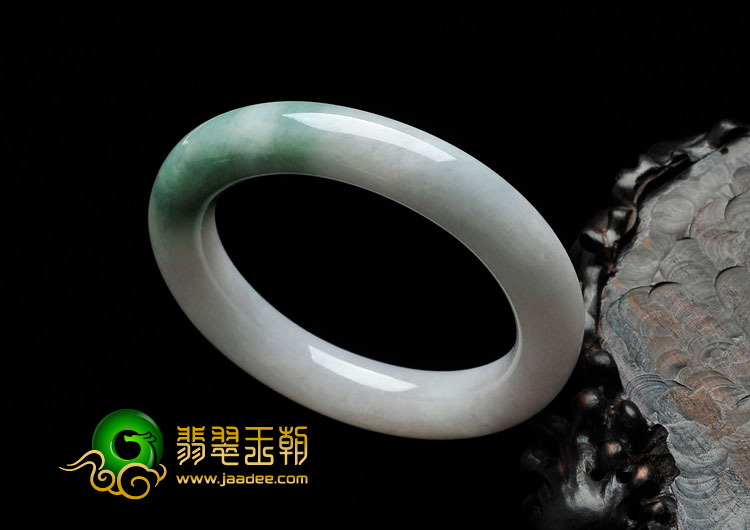 细糯种飘花缅甸翡翠圆条手镯（56.9mm）