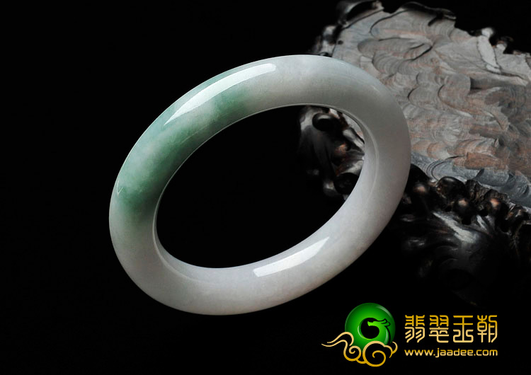 细糯种飘花缅甸翡翠圆条手镯（56.9mm）