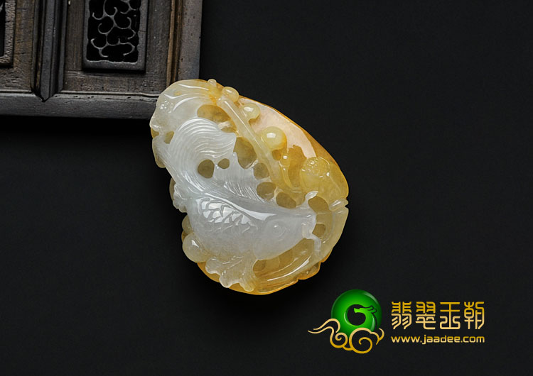 糯冰种黄翡缅甸翡翠年年有余挂件