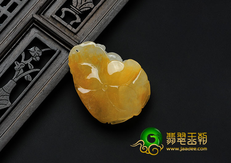 糯冰种黄翡缅甸翡翠年年有余挂件