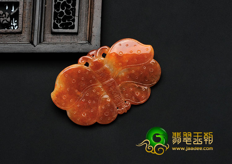 糯冰种红翡缅甸翡翠蝴蝶挂件