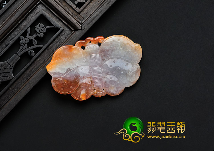 糯冰种红翡缅甸翡翠蝴蝶挂件