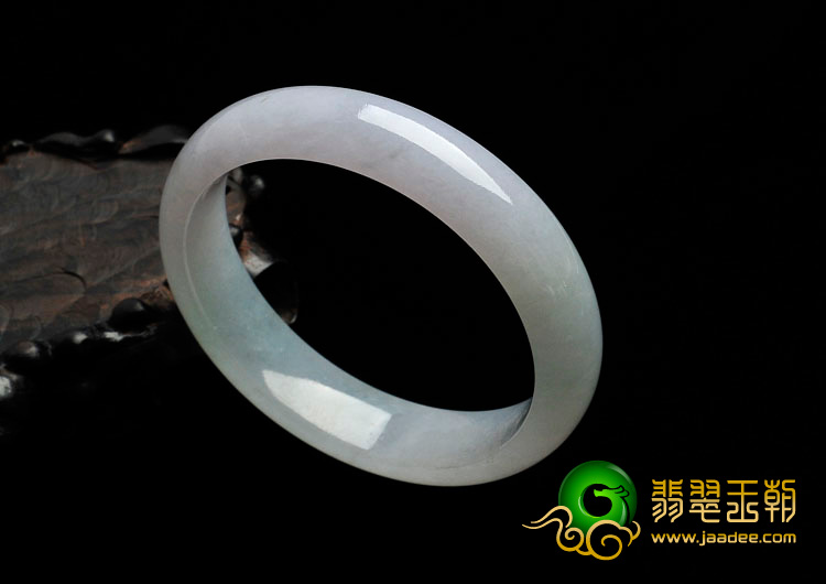 糯冰种晴水缅甸翡翠手镯（57.1mm）