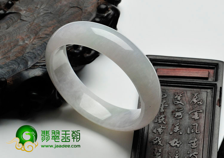 糯冰种晴水缅甸翡翠手镯（52.1mm）