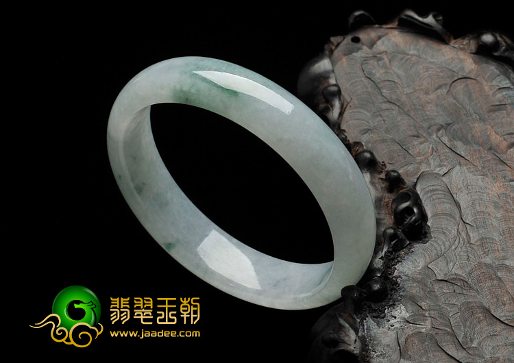 糯冰种飘花缅甸翡翠手镯（57.5mm）