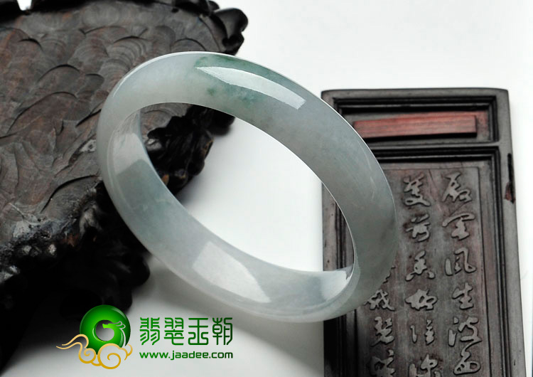 糯冰种飘花缅甸翡翠手镯（57.5mm）