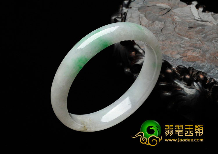 糯冰种翠色缅甸翡翠手镯（58mm）