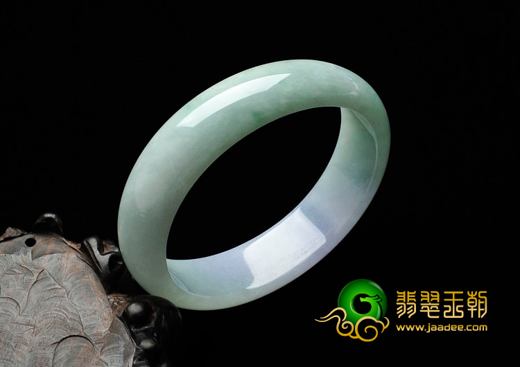 糯冰种春带彩缅甸翡翠贵妃镯（54.8mm-49.4mm）