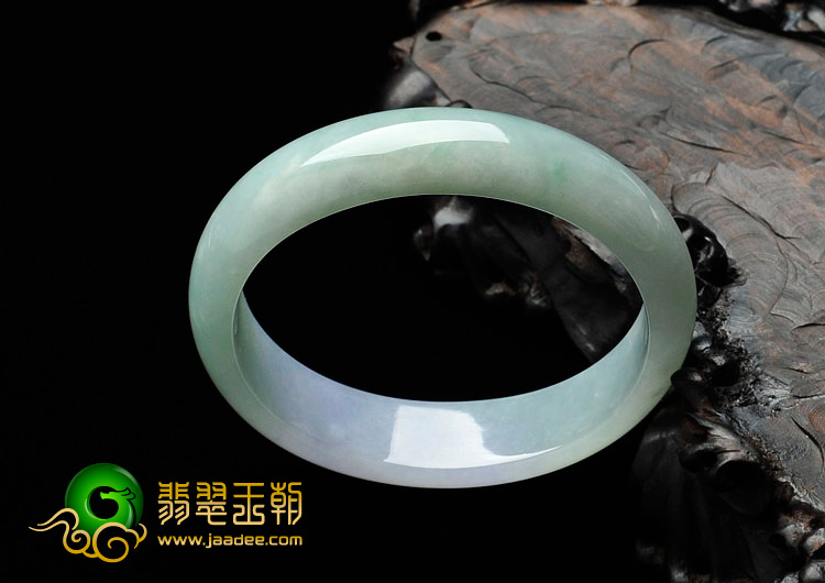 糯冰种春带彩缅甸翡翠贵妃镯（54.8mm-49.4mm）