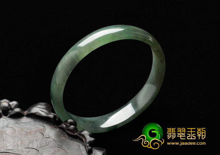 糯冰种油青飘花缅甸翡翠手镯（56.6mm）