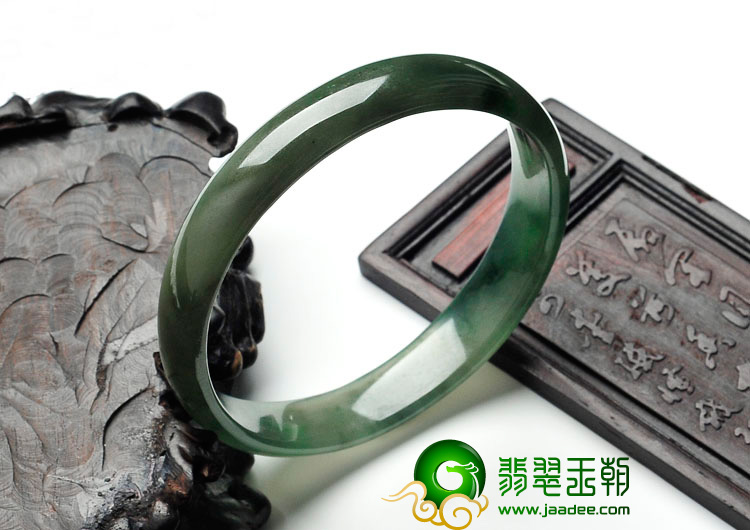 糯冰种油青飘花缅甸翡翠手镯（56.6mm）