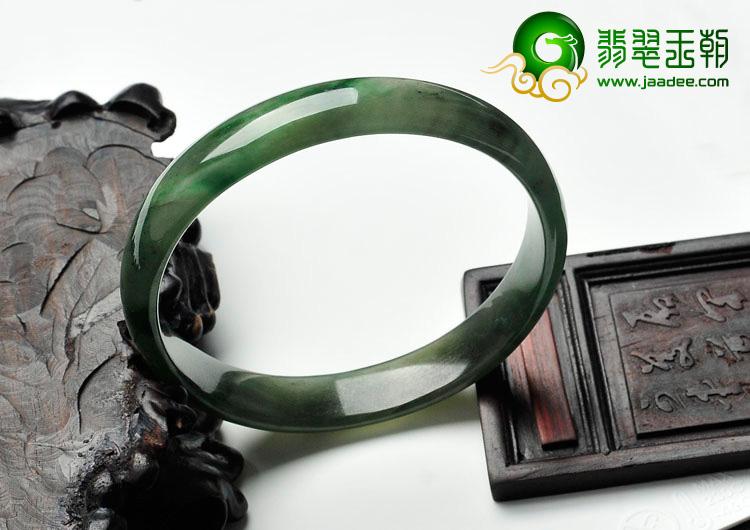 糯冰种油青飘花缅甸翡翠手镯（56.6mm）