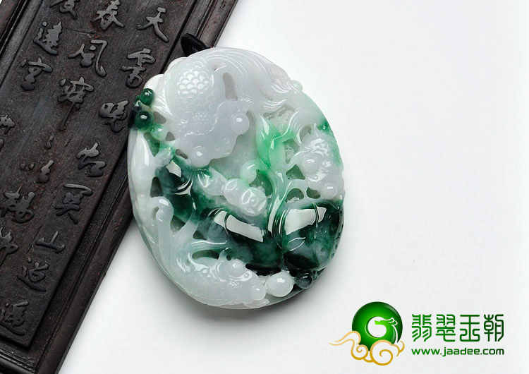 糯冰种飘花缅甸翡翠年年有余挂件