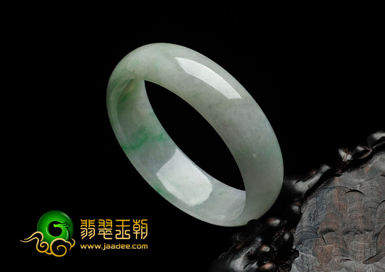 糯冰种飘翠缅甸翡翠手镯（56.2mm）