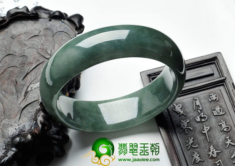 糯冰种蓝水缅甸翡翠手镯（56.5mm）